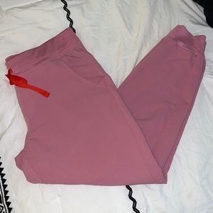 Women's Chalk Pink Zamora size Medium Petite